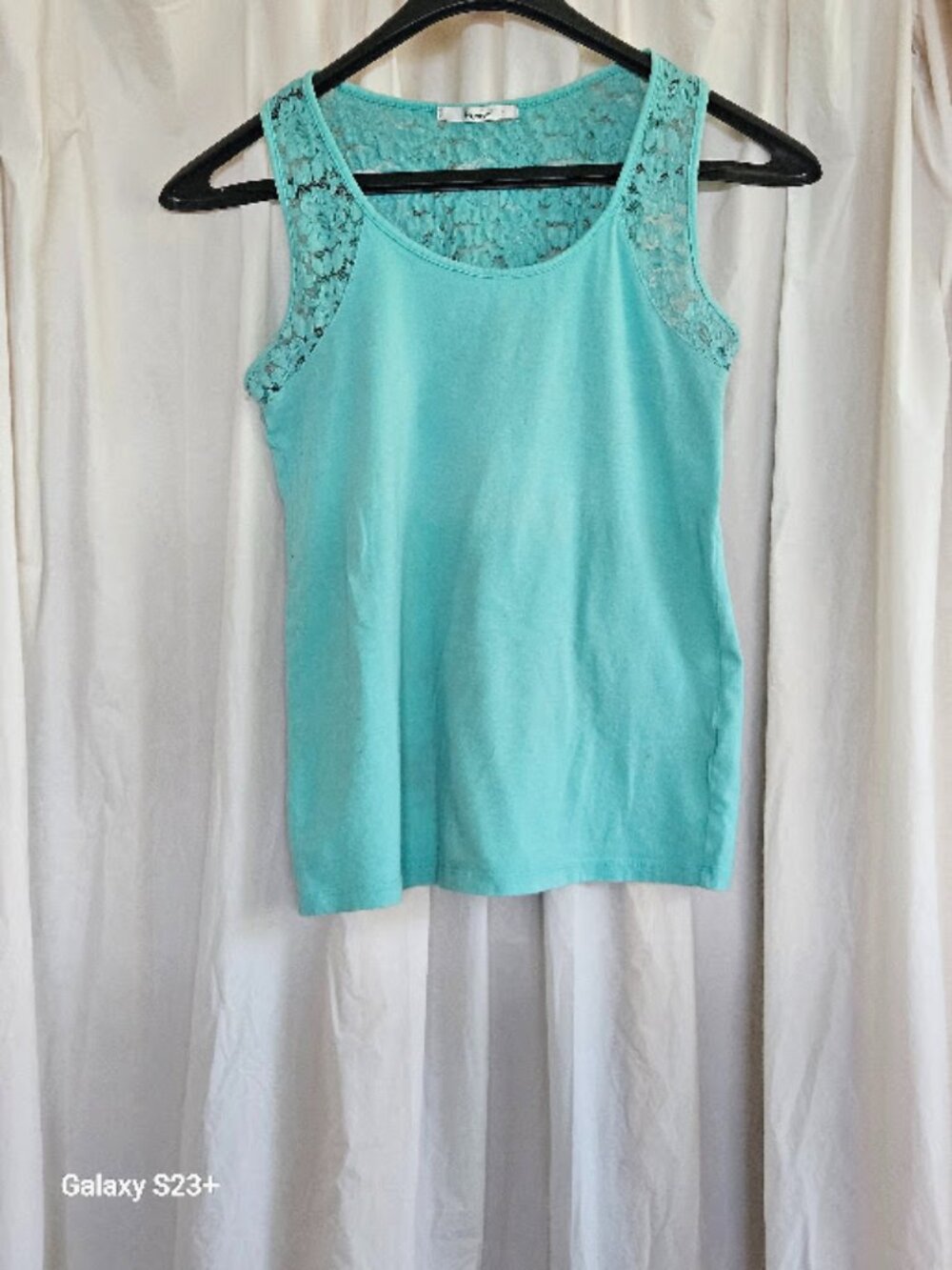 Papaya Woman's Mint Green Lace Top, Size Small